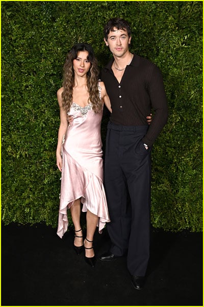 celebridades no jantar pré-bafta de Charles Finch e Chanel