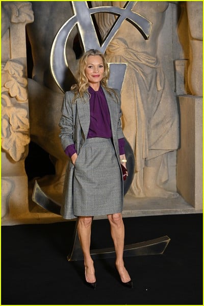 celebridade no desfile de moda Saint Laurent