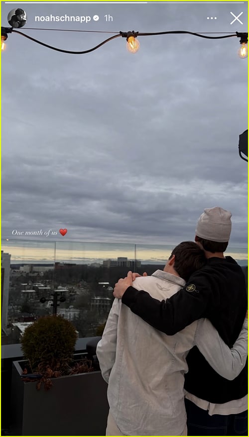 Noah Schnapp with boyfriend